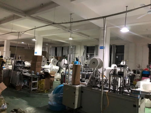 深網丨95后小伙除夕春節蹲守工廠三天，為湖北親朋搶寄出上萬個口罩